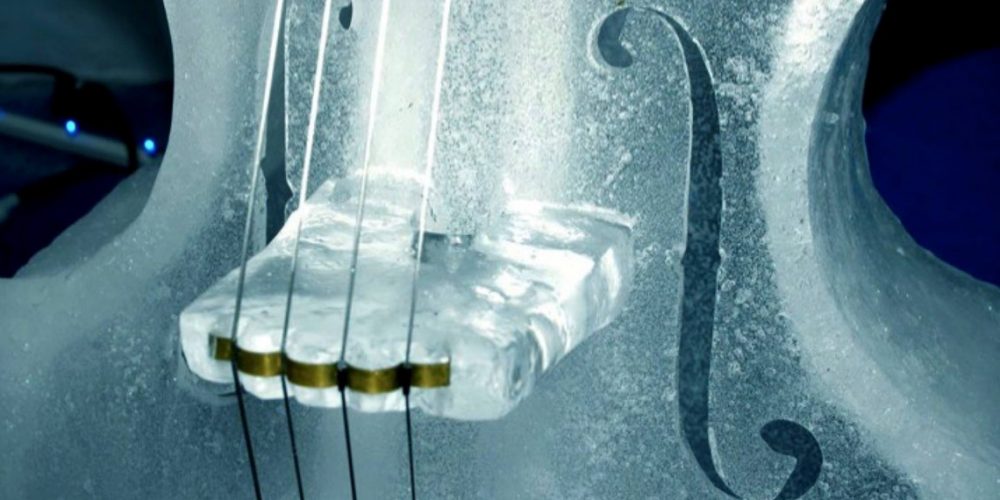 Il violoncello è di ghiaccio: si scioglierà nelle acque di Mondello per salvare l&#8217;ambiente